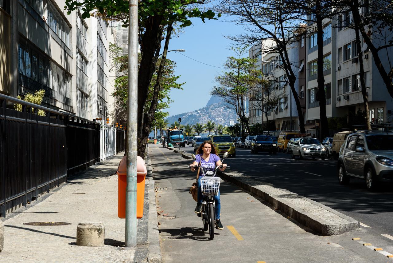 Omar do Rio - FO 407 ApartHotel com Garagem, Piscina, Sauna e Academia a 50 metros da Praia de Ipanema e 300 metros da Praia de Copacabana Apartamento
