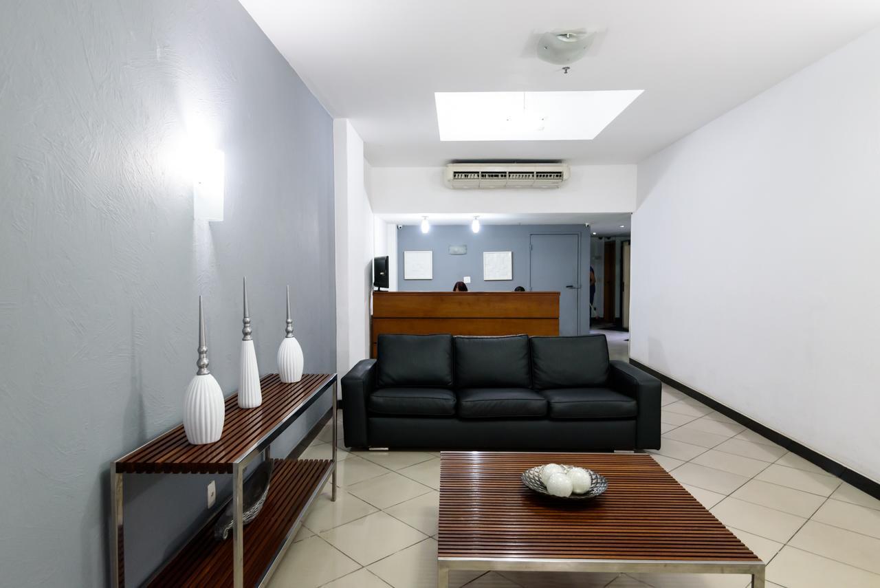 Omar do Rio - FO 407 ApartHotel com Garagem, Piscina, Sauna e Academia a 50 metros da Praia de Ipanema e 300 metros da Praia de Copacabana Rio de Janeiro