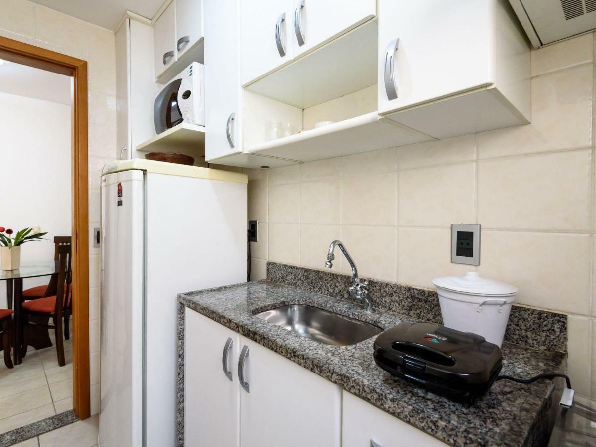 Apartamento Omar do Rio - FO 407 ApartHotel com Garagem, Piscina, Sauna e Academia a 50 metros da Praia de Ipanema e 300 metros da Praia de Copacabana